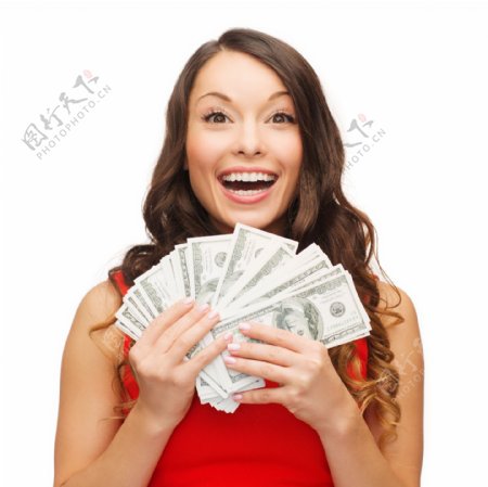 开心拿着钞票的女人图片
