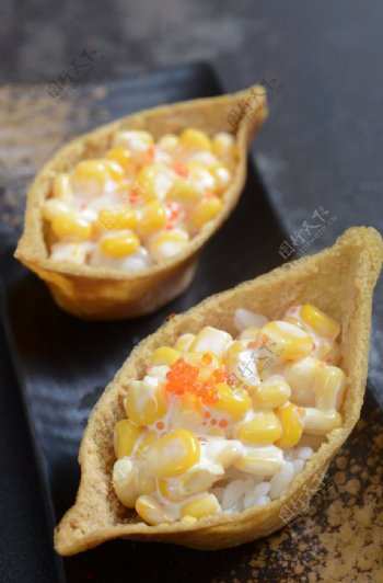 腐皮寿司玉米沙拉图片
