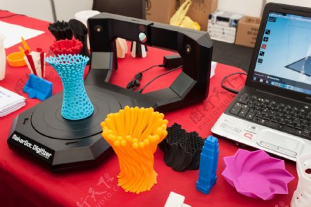 打印出模型的3D打印机图片