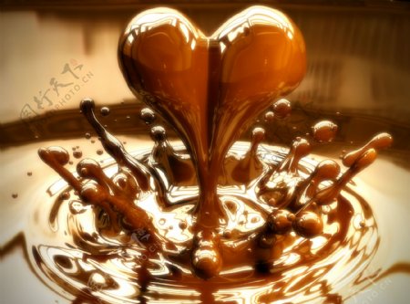 心形巧克力溅起的巧克力图片