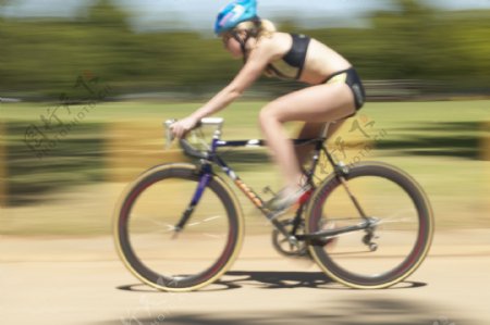 女子自行车运动员图片