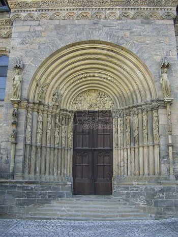 一个教堂的门
