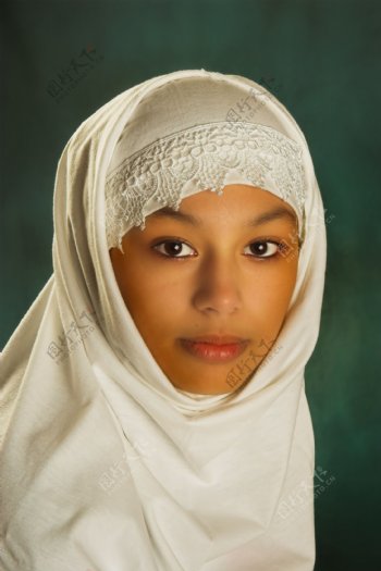 白色面纱宗教女性图片