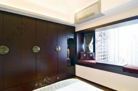 现代简约卧室柜子窗户设计图