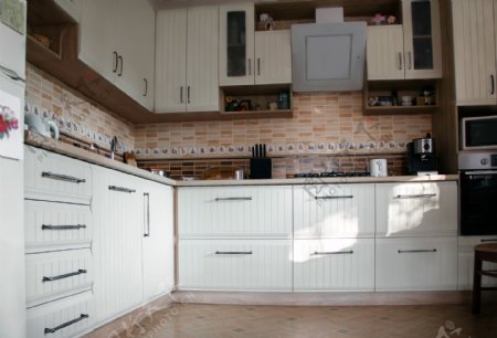 白色欧式厨房装修效果图片