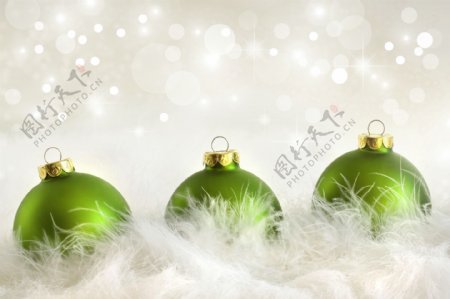绿色圣诞球图片
