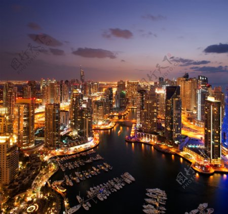 迪拜夜景鸟瞰图片