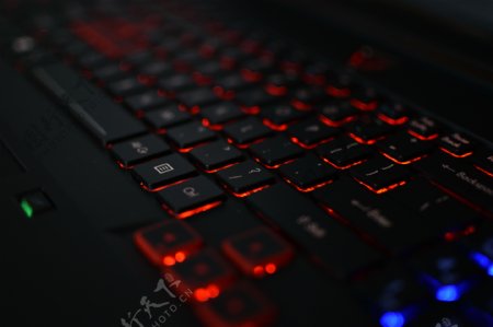 唯美黑色电脑键盘图片