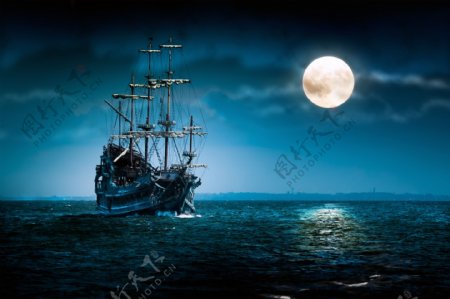 高清夜晚帆船风景图片