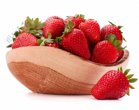 木盘中的草莓图片