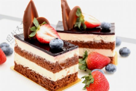 草莓方形蛋糕图片
