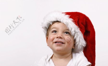 过圣诞节的可爱小男孩图片