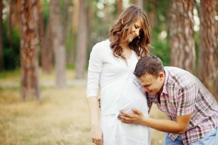 孕妇与丈夫图片