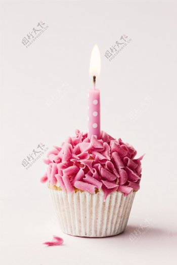 粉色纸杯蛋糕