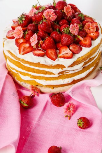 鲜花蛋糕草莓摄影