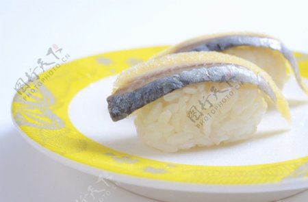 稀灵鱼寿司图片
