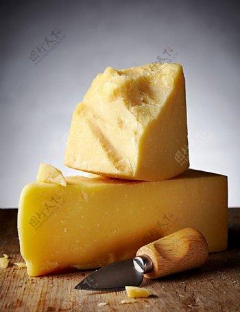 刀具与黄油奶酪
