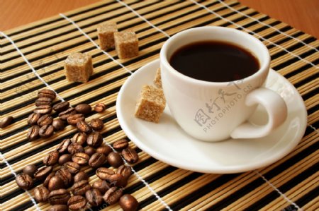 咖啡肉桂咖啡豆图片