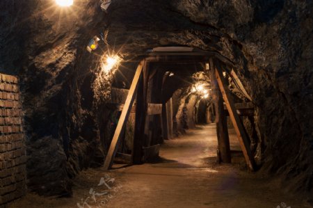 地窖洞穴风景图片