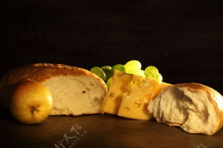 奶酪与面包图片