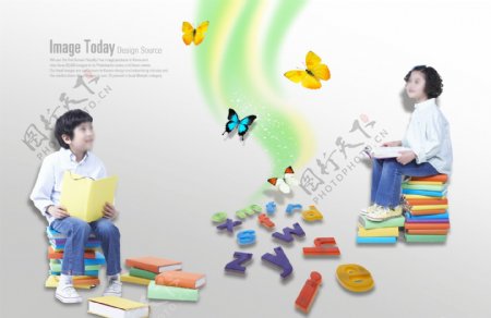 坐在书堆上的小孩与蝴蝶字母PSD分层素材