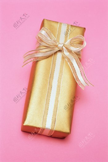 粉红色礼物蕾丝缎带金色礼品