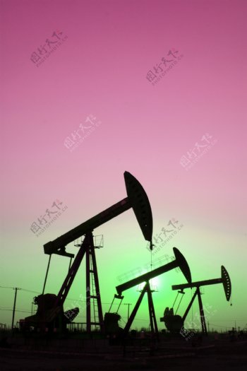 钻井油田石油油井图片