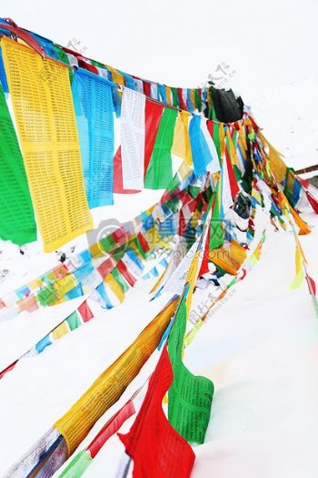西藏的彩色经幡