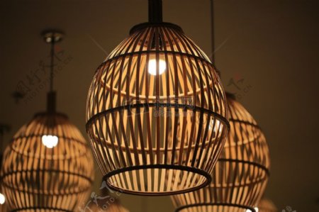 竹子制成的灯具