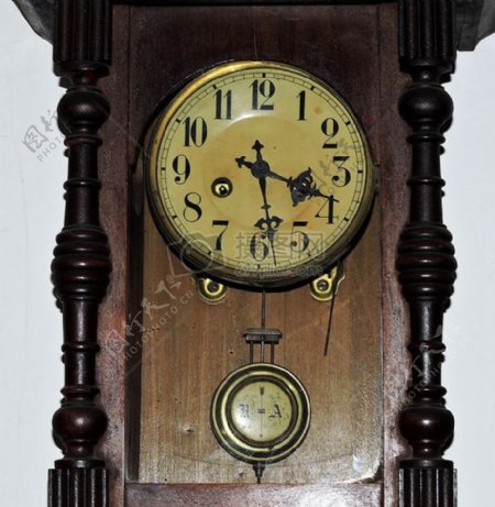 老式木制钟表