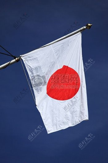 蓝天下的日本国旗