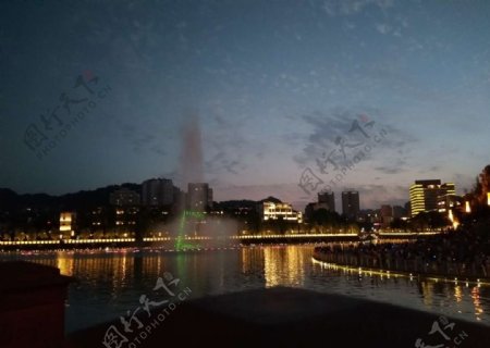 黔江三岔河夜景喷泉
