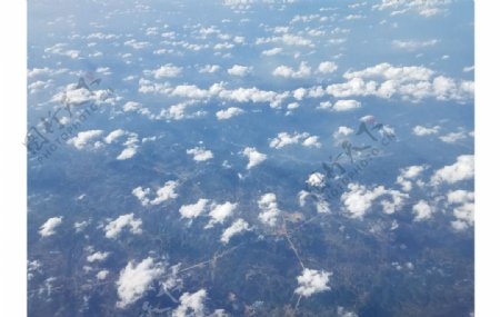 飞机上云朵