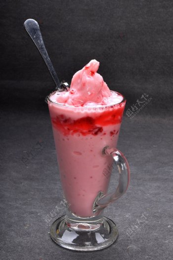 草莓优格乳冰沙