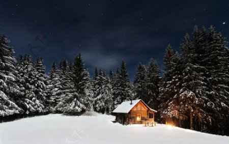 雪山上的茅屋