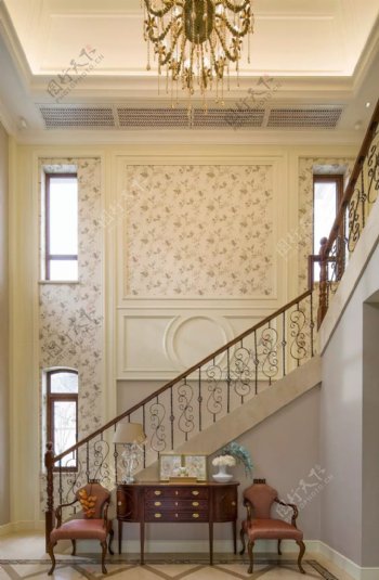 欧式客厅花纹墙壁装修效果图