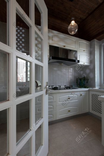 极简风格厨房移门装饰设计效果图