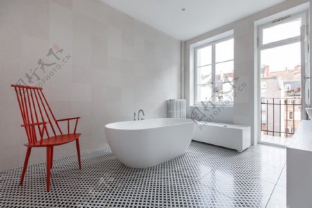 清新纯情浴室红色椅子室内装修效果图