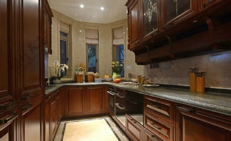 中式复古厨房深褐色柜子室内装修效果图