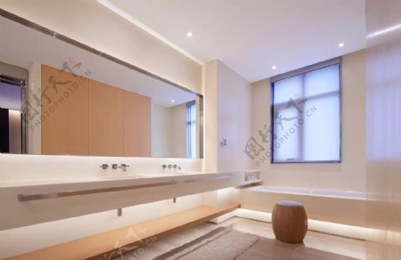 现代别墅卫生间浴缸家装实景图
