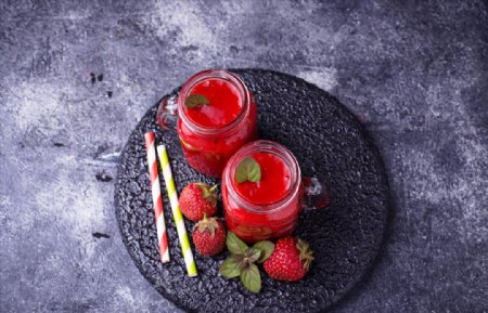 果汁草莓玻璃罐高球杯