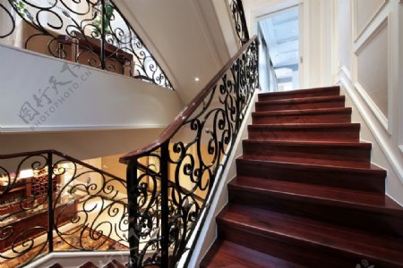 欧式客厅楼梯装修效果图