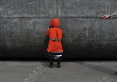 橙色的儿童的雨衣jpg素材