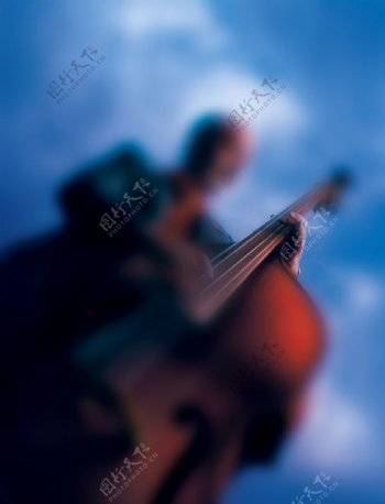 图片素材大提琴演奏俯视蓝