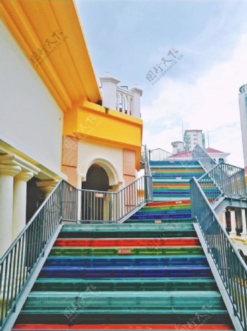 彩色玻璃楼梯