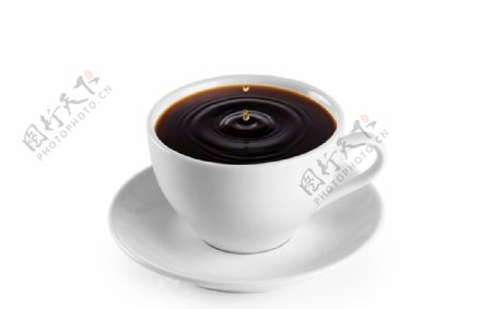 咖啡杯中的棕色咖啡特写高清
