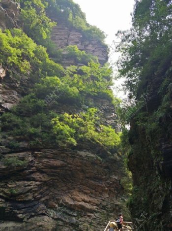 山谷崖壁