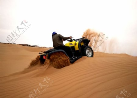 沙漠四轮车