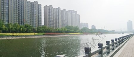 郑州河边房屋风景