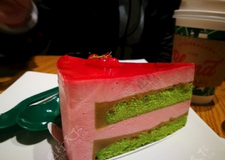 樱桃抹茶彩色蛋糕